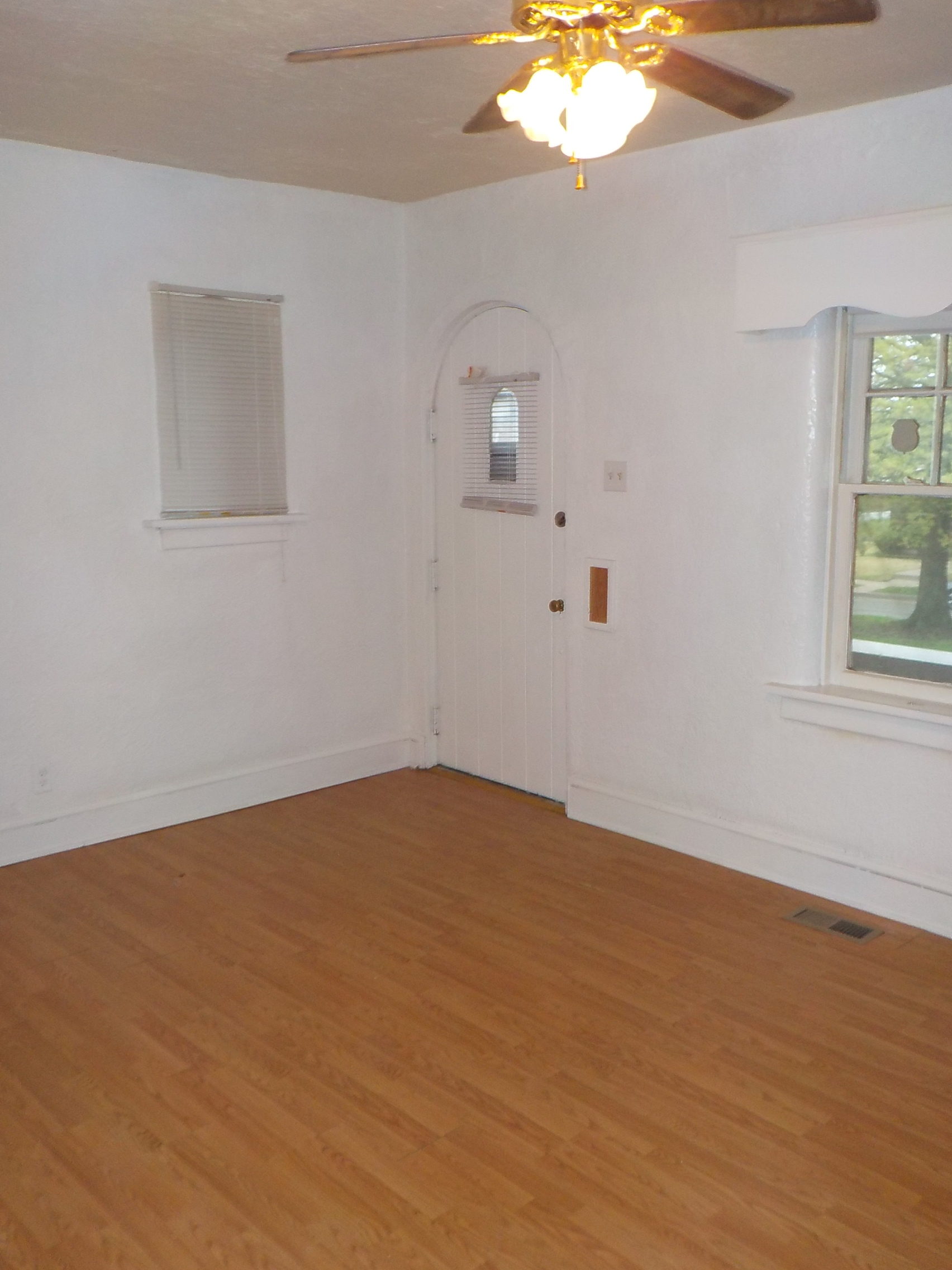 5041 N Kingshighway Blvd St Louis Mo 63115 1st Floor Hybrid